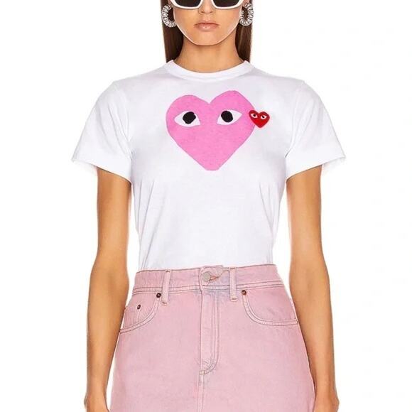 Comme Des Garcobs PLAY Red Heart Tee In White Size Medium - Picture 1 of 7